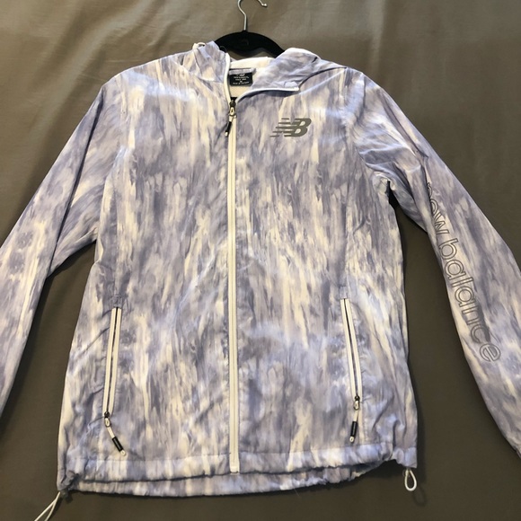 New Balance Reflective Wind Breaker - Picture 1 of 4